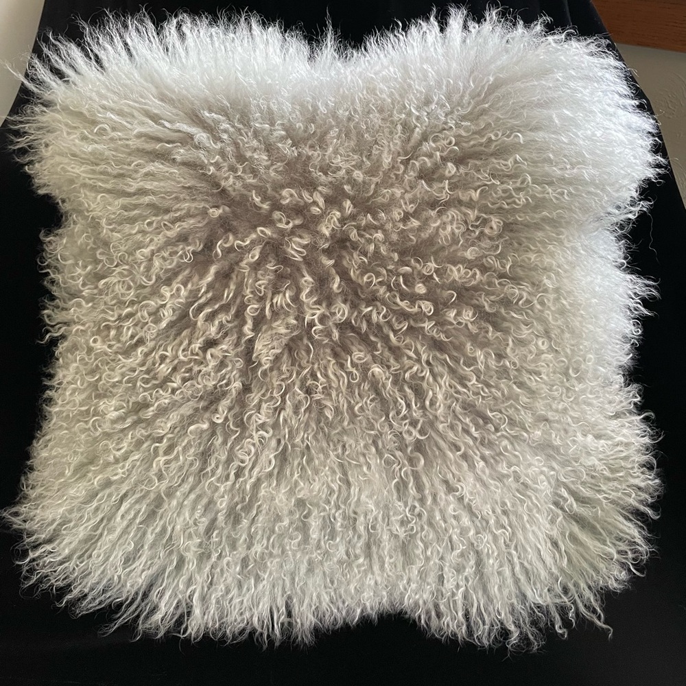 MON CHATEAU LUXURY TIBETAN LAMB FUR THROW PILLOW 18”X18”